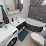 別荘 Blue マカルスカ